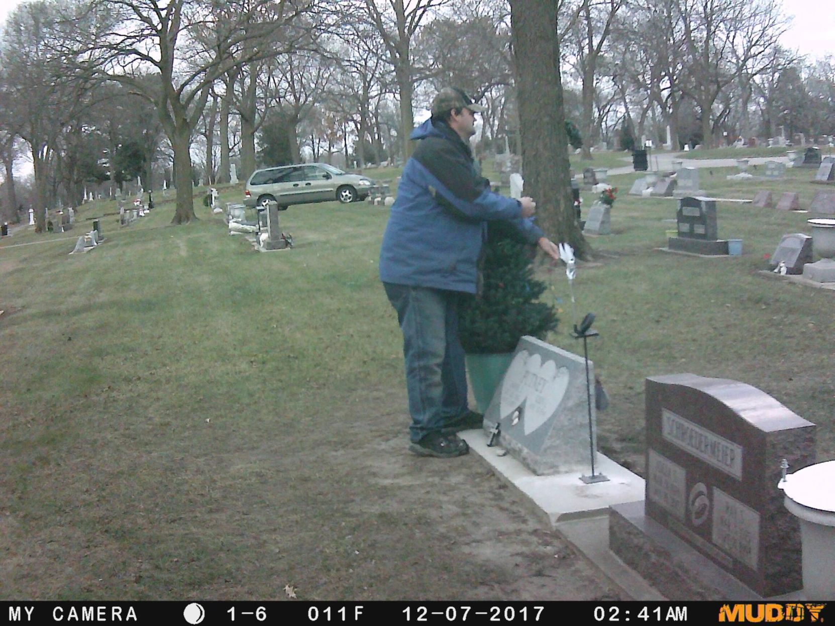 120716ho-cc-cemetery-thief